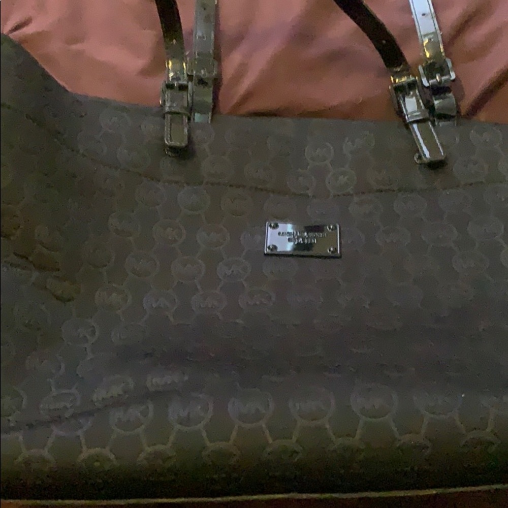 Black Michael Kors tote